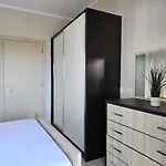 아파트 With Sea View In 227 Sarandë
