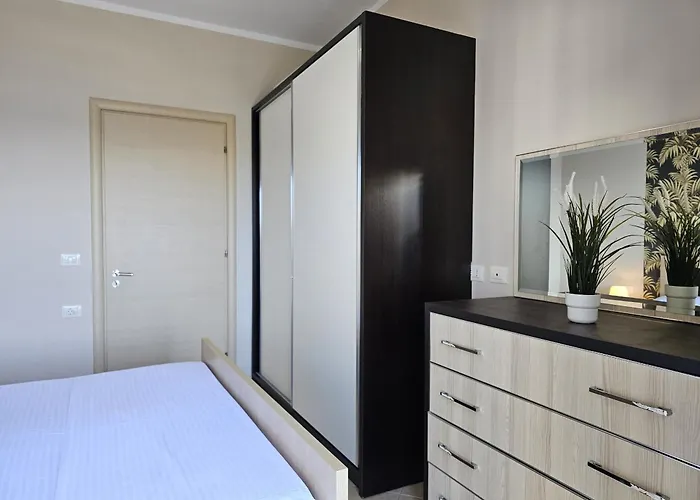 Lejlighed With Sea View In 227 Sarandë